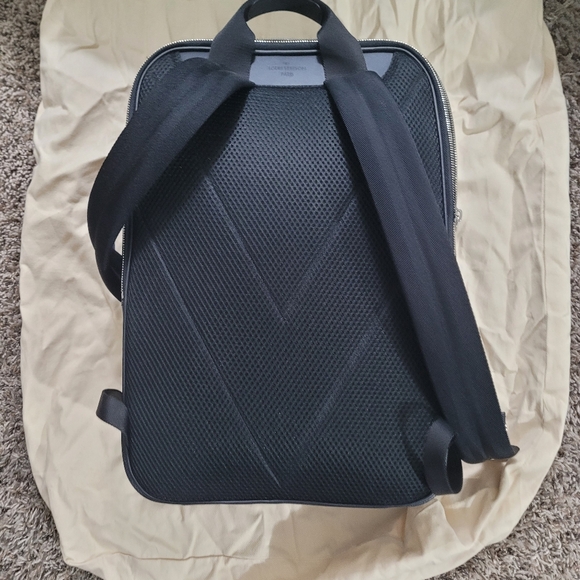 LOUIS VUITTON Damier Graphite Michael Backpack Orginal Owner W/ DUSTER - Picture 3 of 8
